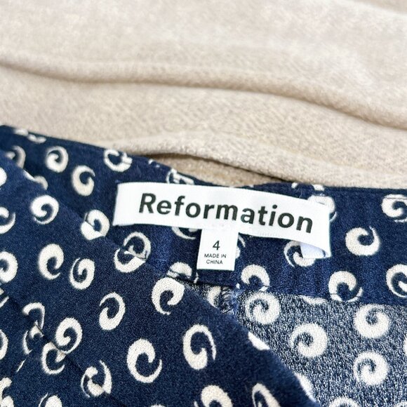 99% NEW REFORMATION SET, PRICE FOR BOTH SIZE S - Picture 7 of 9